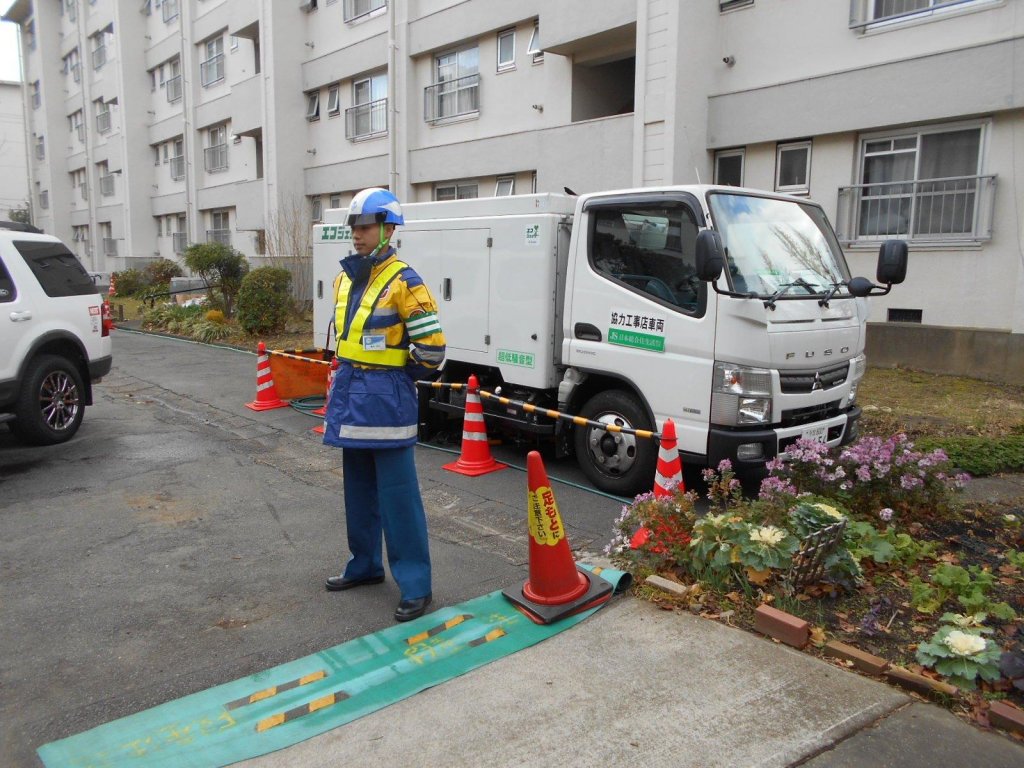 雑排水管清掃 排水管内部に蓄積した汚れ等の高圧洗浄